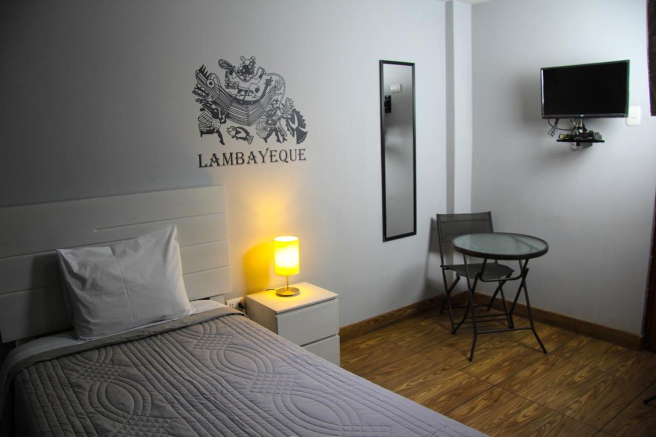 Lima Airport Tampu Bed & Breakfast ภายนอก รูปภาพ